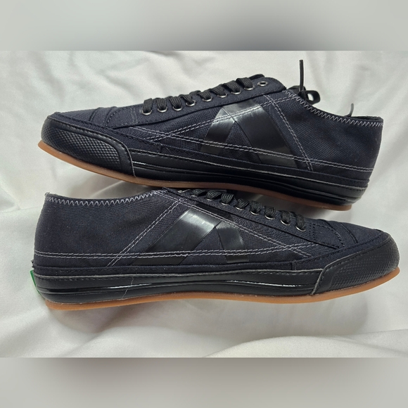 P.F. Flyers sandlot black low top sneakers New with extra laces size W8.… - Picture 4 of 15